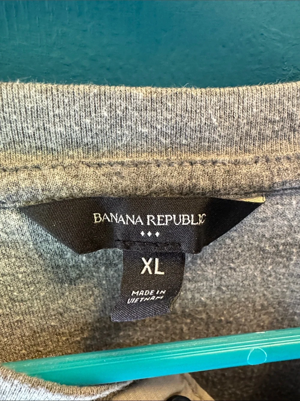Banana Republic Men's Light Gray Thermal Henley Long Sleeve. XL